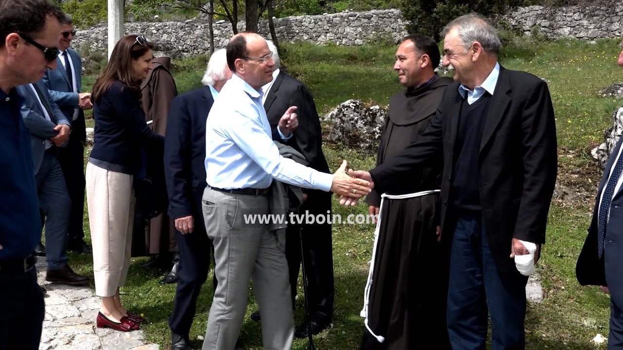 AKTUALE - Vizitë në shtëpinë muze të Dedë Gjon Lulit nga z. Bujar Nishani