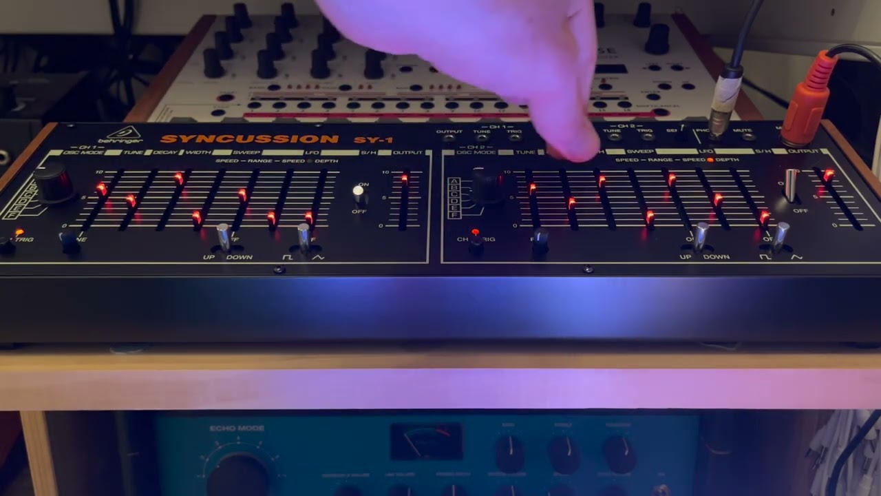 Behringer Syncussion SY-1 ... first sounds