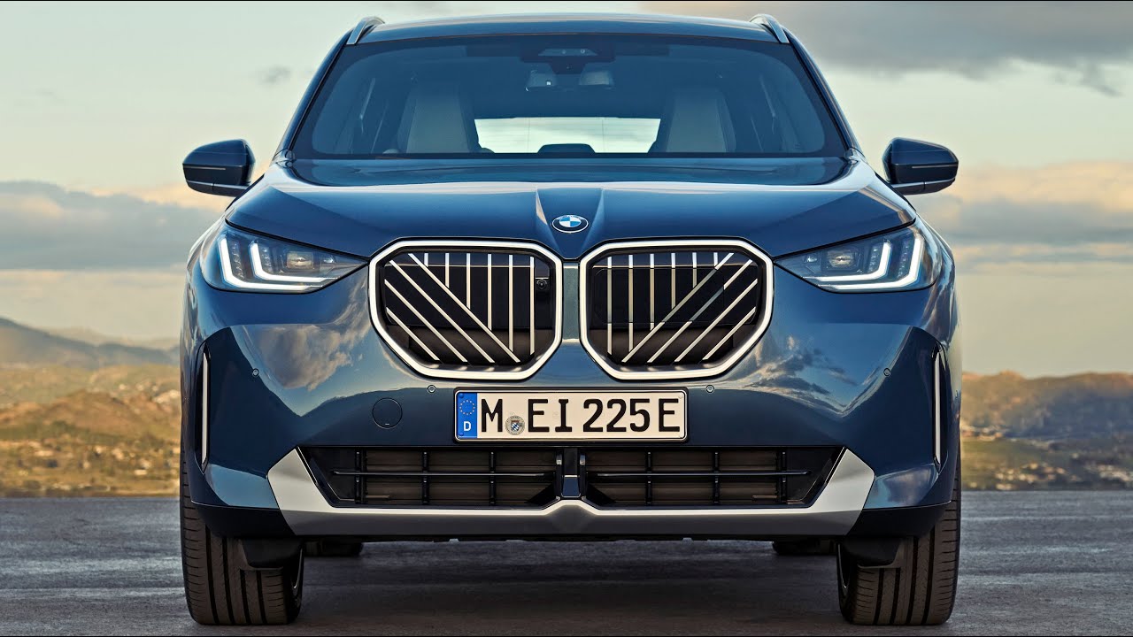 New 2025 BMW X3 30e xDrive Plug-in Hybrid (299HP) | FIRST LOOK, Exterior, Interior