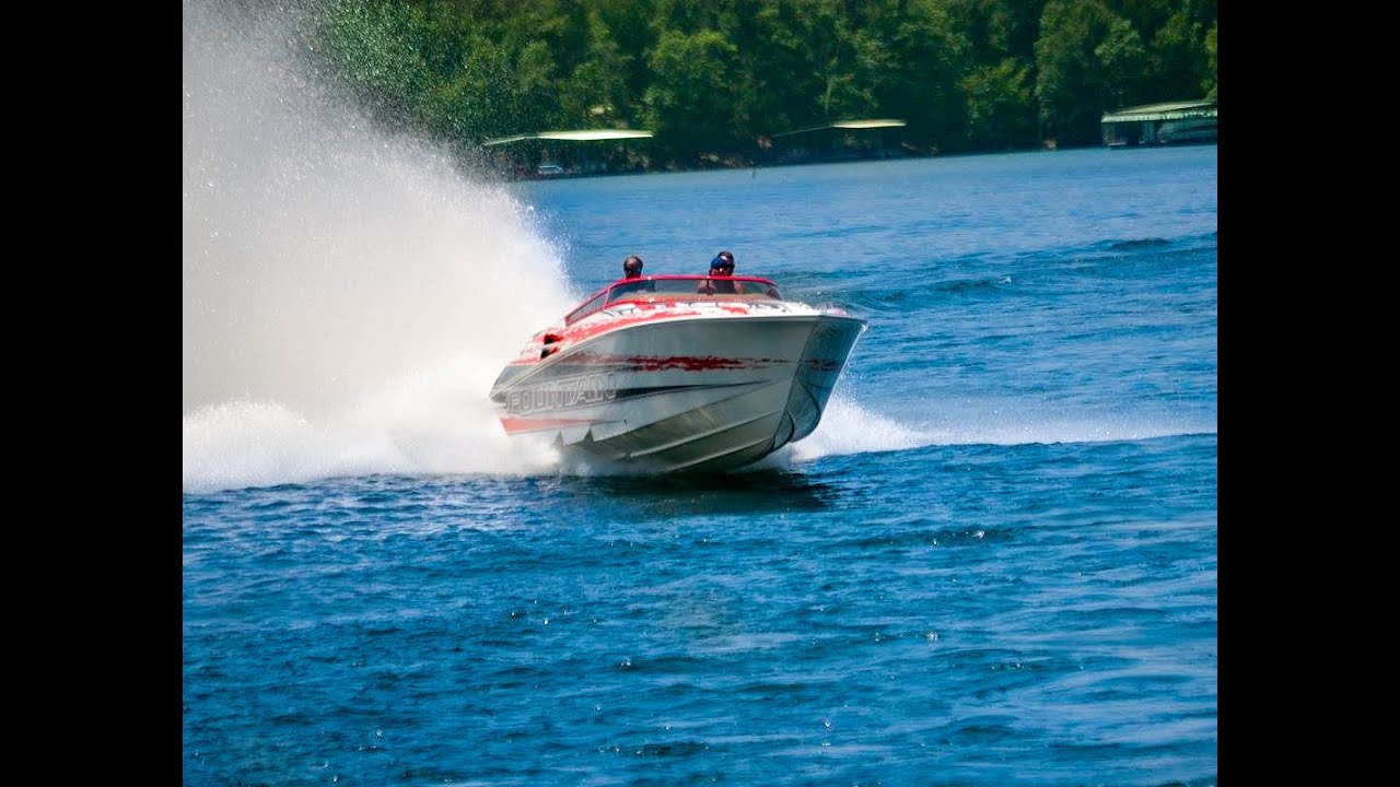 Fountain 38 105mph pass