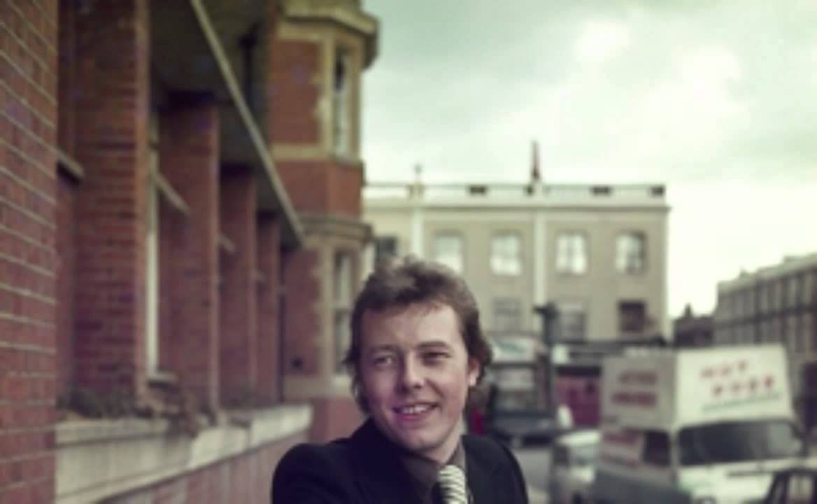 Peter Skellern - Too Much, I'm in Love (lyrics)