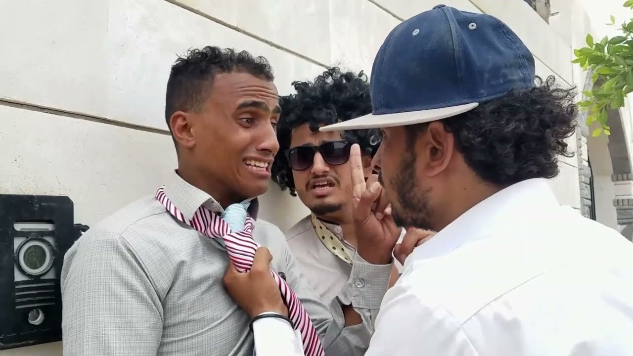شاف بنت في الشارع وتغـ ـزلو فيها | شاهد الصدمة في النهاية هههههههههه🤣