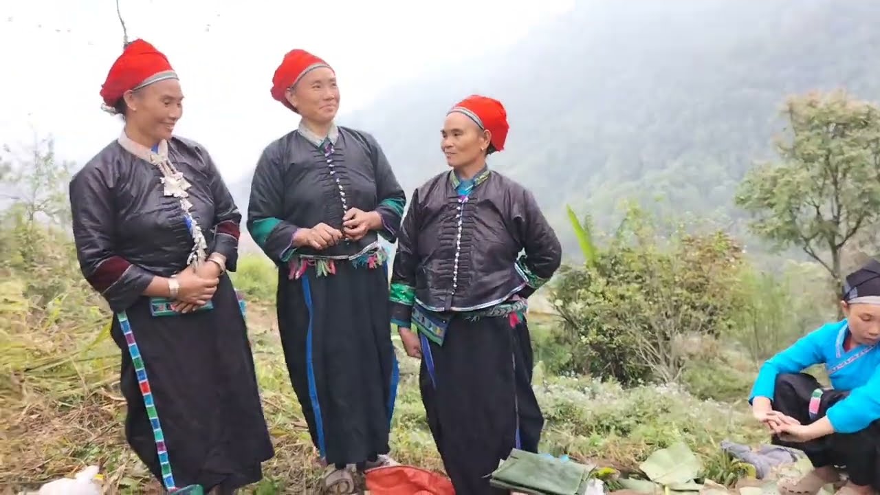 Hát cảm ơn lúc nhận lễ tảo mộ theo phong tục người nùng Hà Giang 