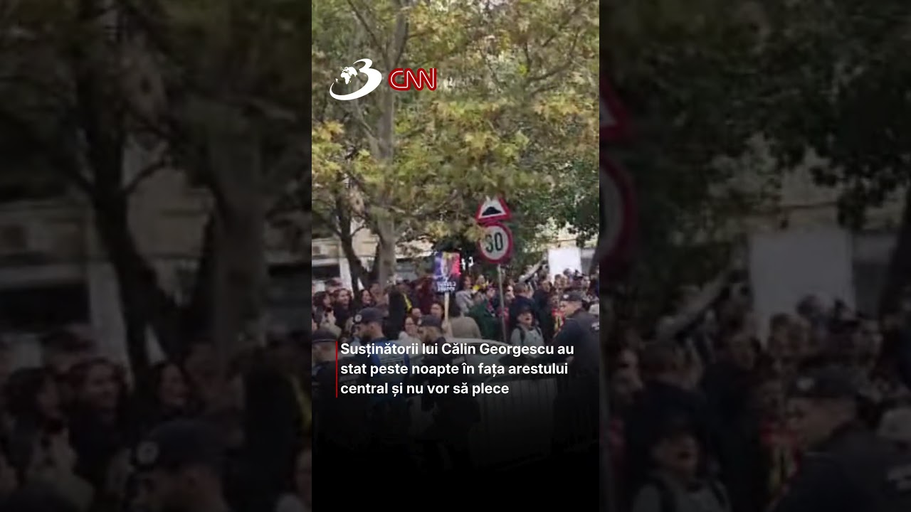 Susținătorii lui Călin Georgescu au stat peste noapte &icirc;n fața arestului central și nu vor să plece