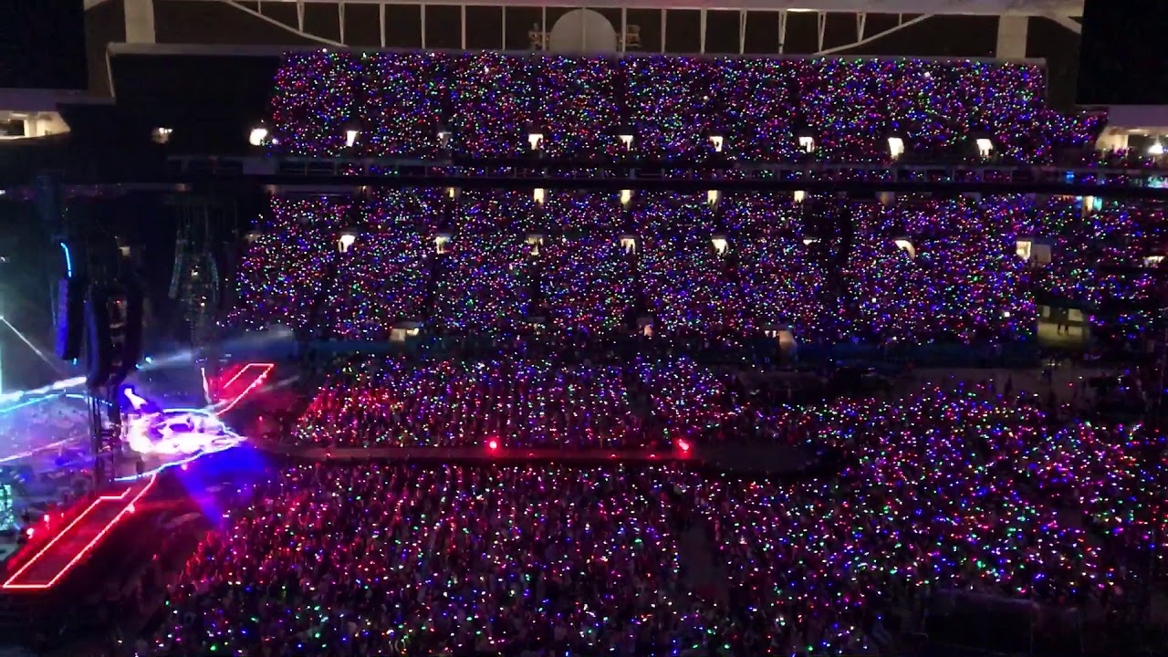 COLDPLAY CHARLIE BROWN LIVE AT THE HARD ROCK STADIUM IN MIAMI 08/28/17