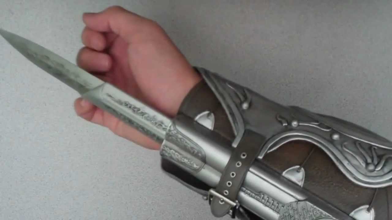 AC Ezio's Hidden Blade Unboxing