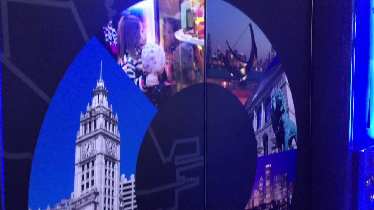 2015: Observatory Elevators At 360 Chicago Tower In Downtown Chicago, Illinois