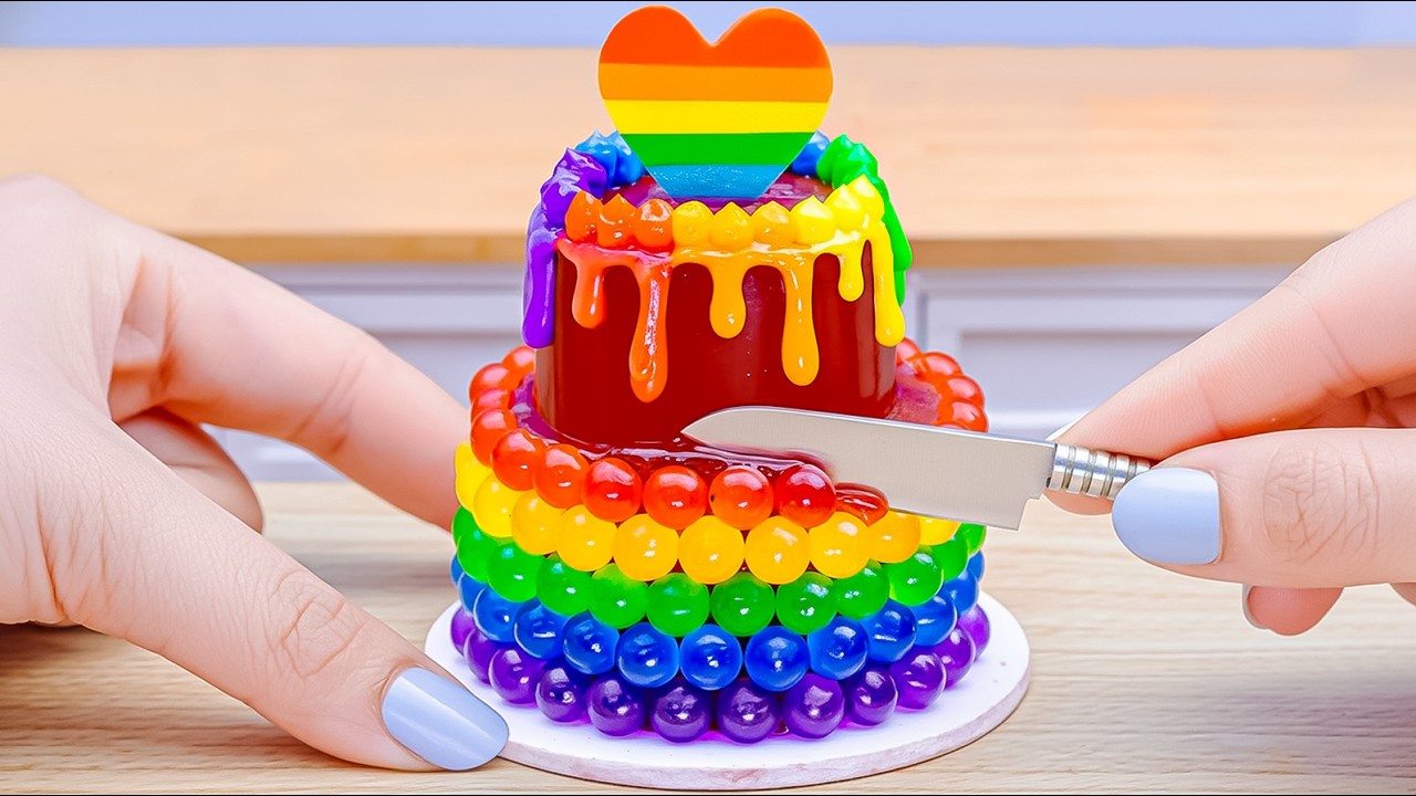 Potong Miniature Rainbow Cake ASMR Teksturnya Lumer Banget!