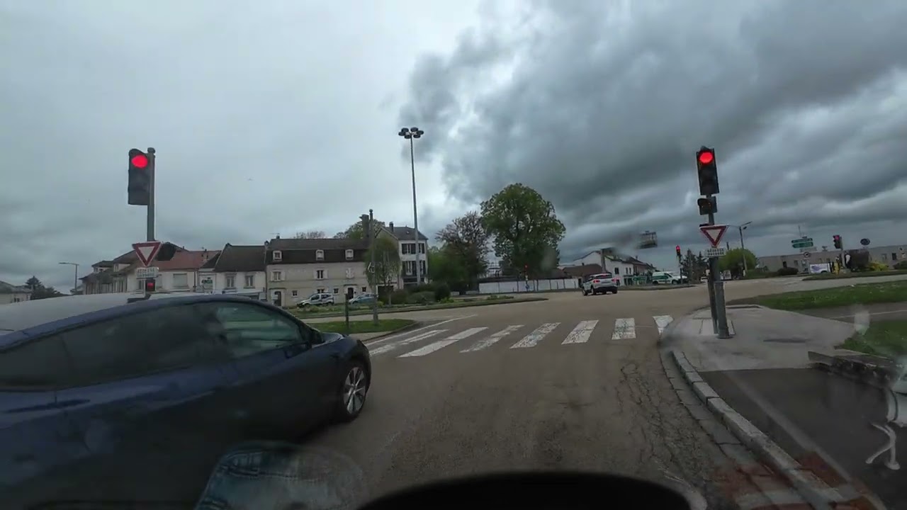 Onderweg naar Langres en staan met de camper op de stadscamping in langres