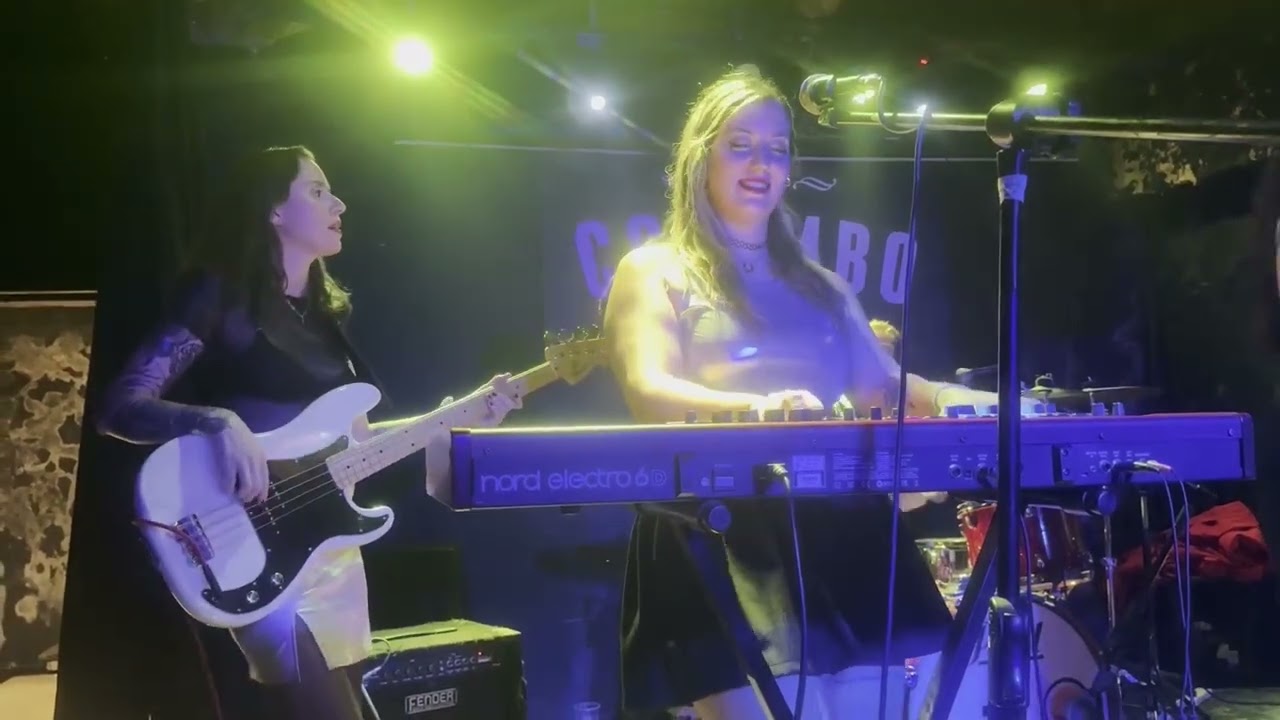 Live frequency - Live on Casa Colombo p1