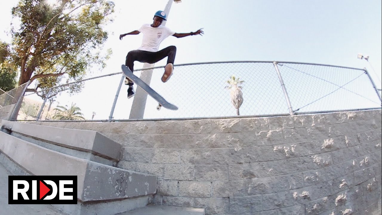 Johnny Jones - Chocolate Skateboards' Flow Skater