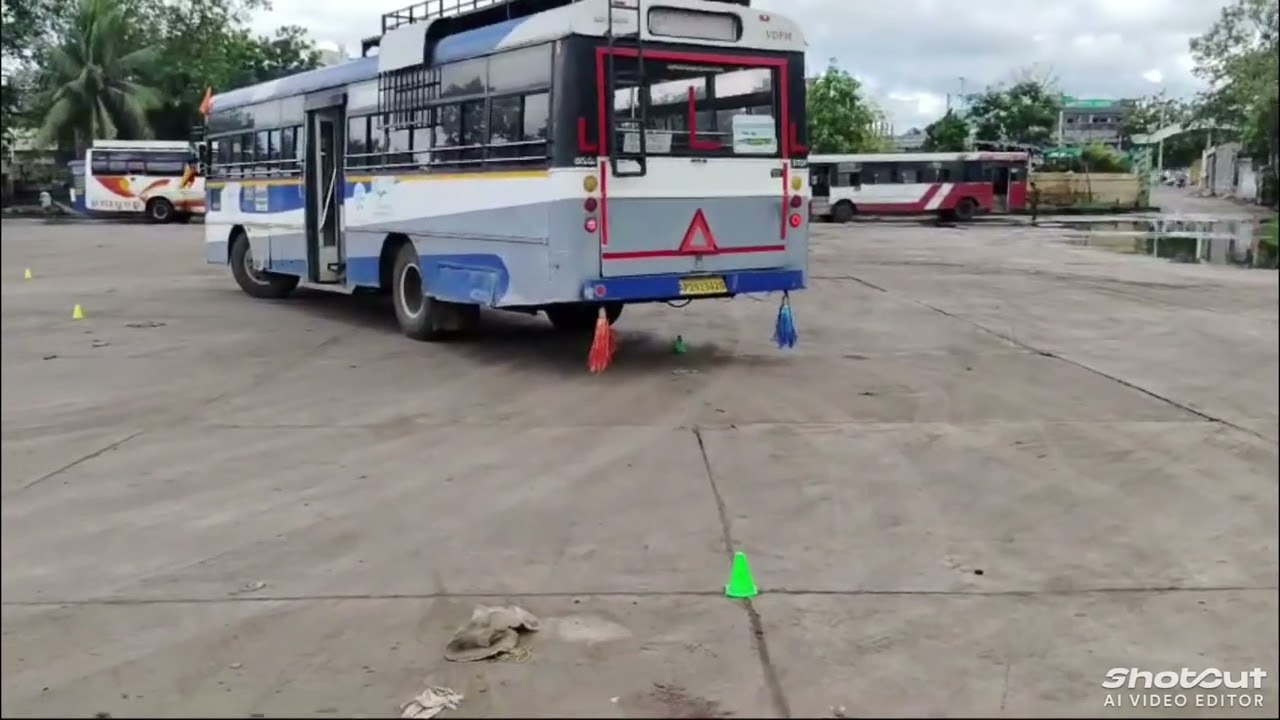 APSRTC Driving school | Vidhyadharapuram | Reverse taking at Parking area