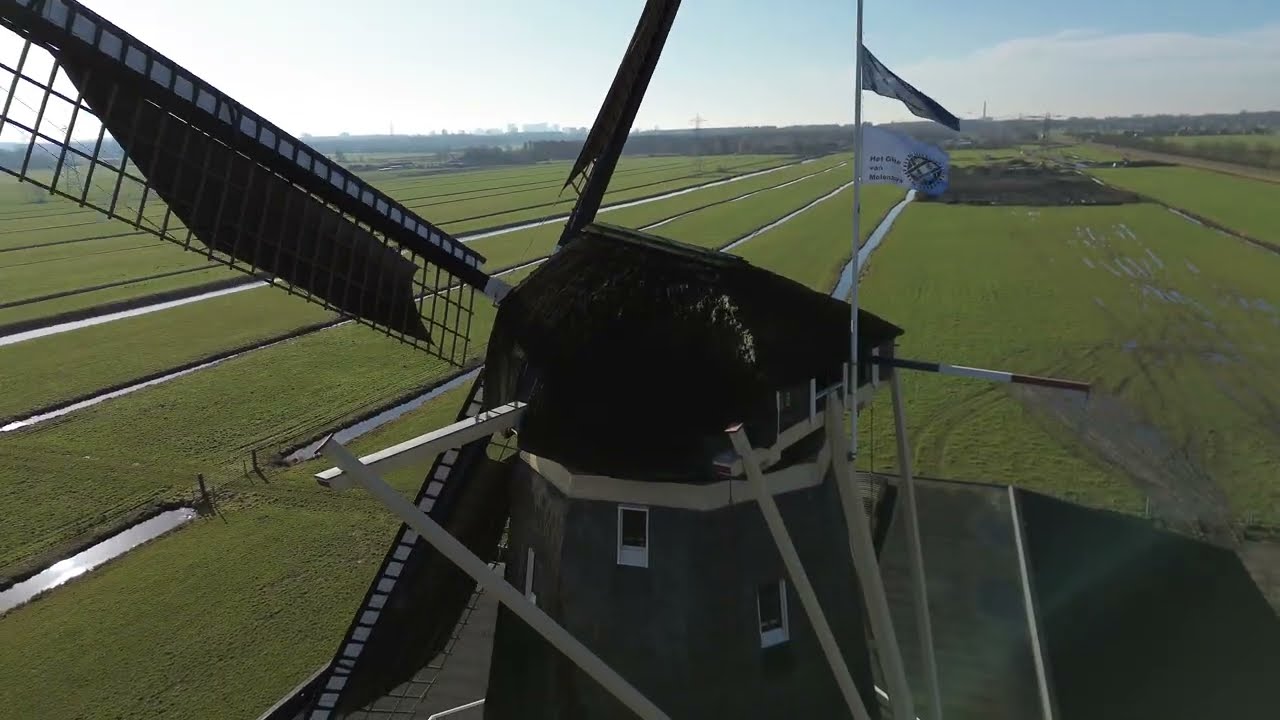 #50 Dronebeelden van molen 'de Kraai' in Westbroek