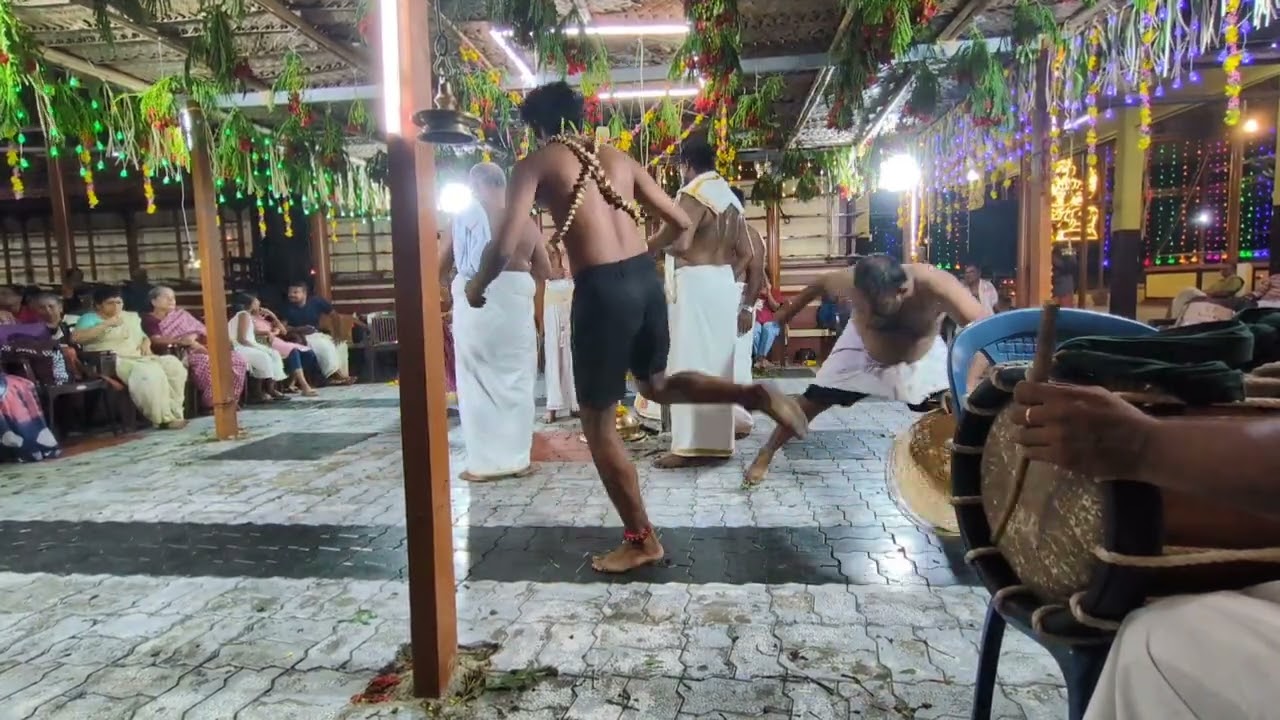 കണ്യാർകളി /കവറ പൊറാട്ട്