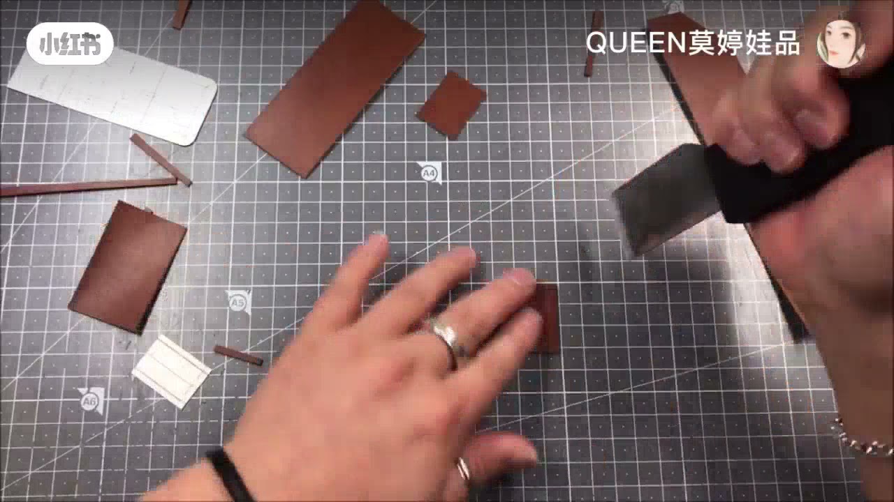 Making a leather bag for doll