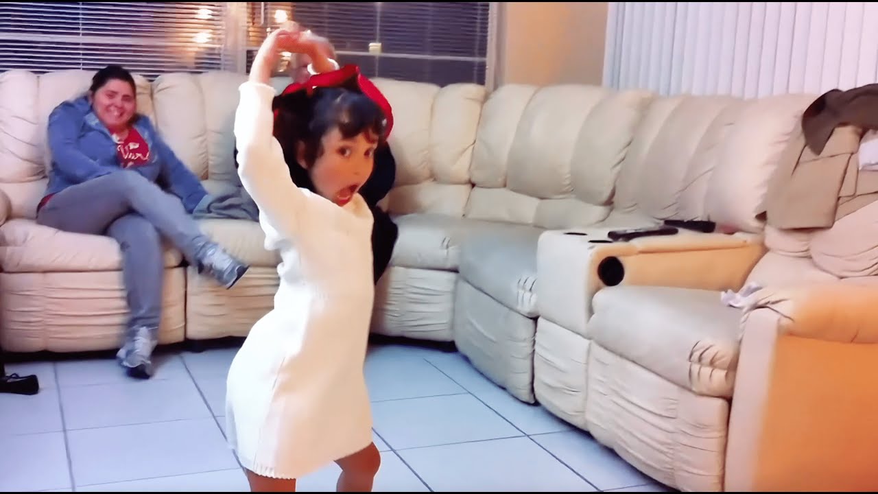 Daniela Avanzini - age 5| Learning moves from uncle Wilfredo(Willy) Cardoso and Miami family.