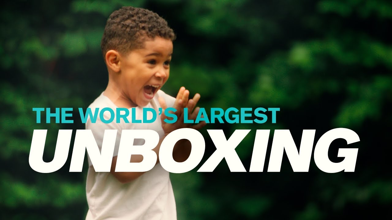 The new Volvo VNL - World&rsquo;s largest unboxing starring 3-year-old Joel