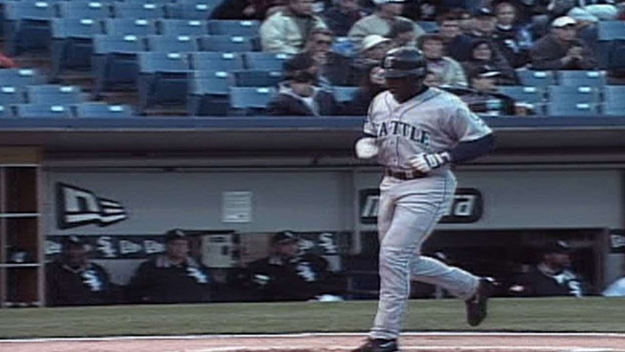 SEA@CWS: Cameron hits four homers in the game