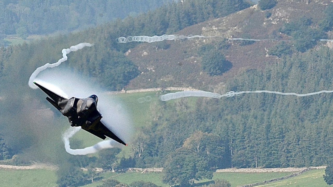 Mach loop Cad East - RCAF F-18&rsquo;s USAF F35&rsquo;s RAF Phenom ​⁠