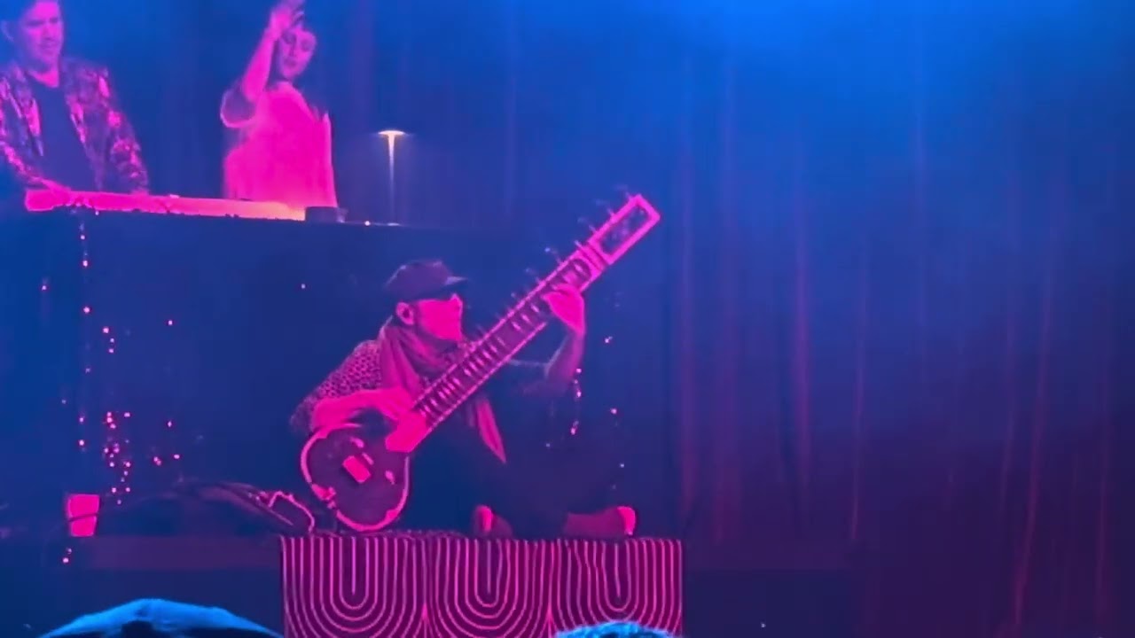Lebanese Blonde - Thievery Cooperation ( Live at the House of Blues, Boston MA)