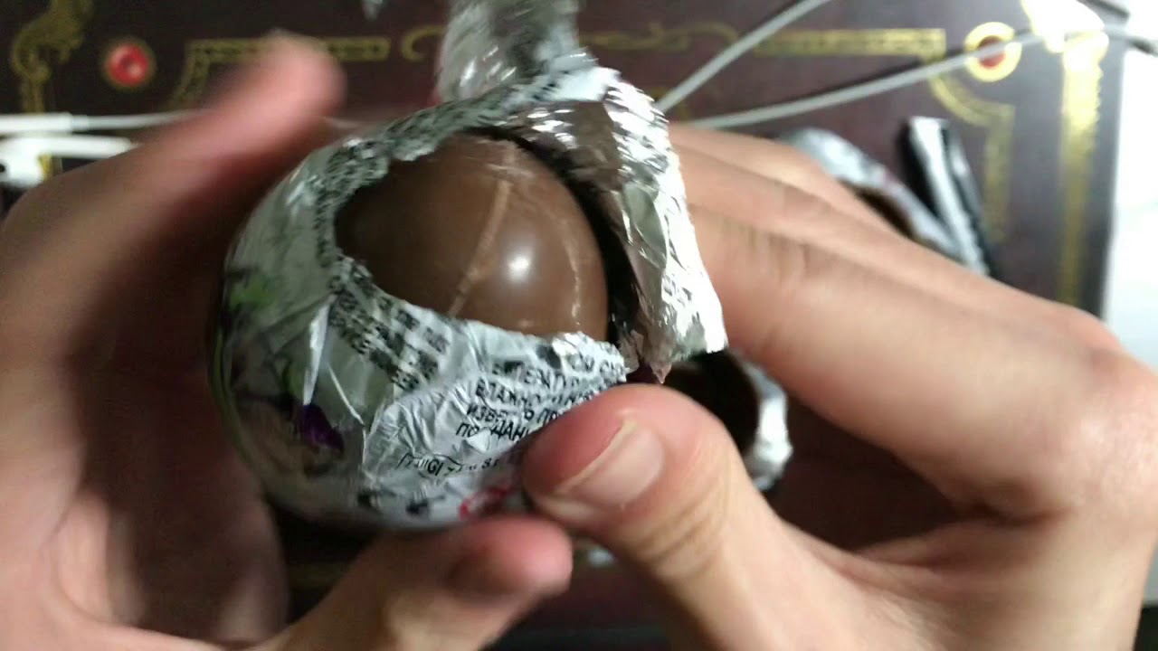 ASMR 海外版チョコエッグを開封してゆく〜