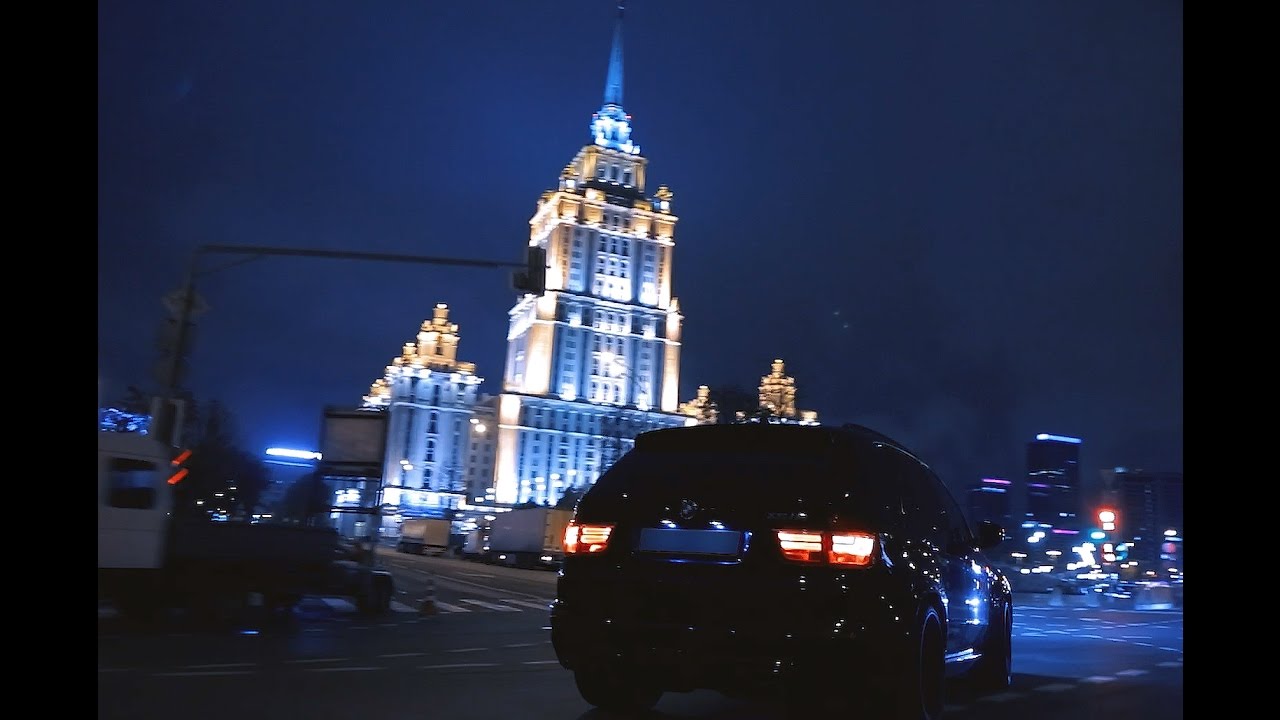BMW X5M vs ML63 Moscow street racing