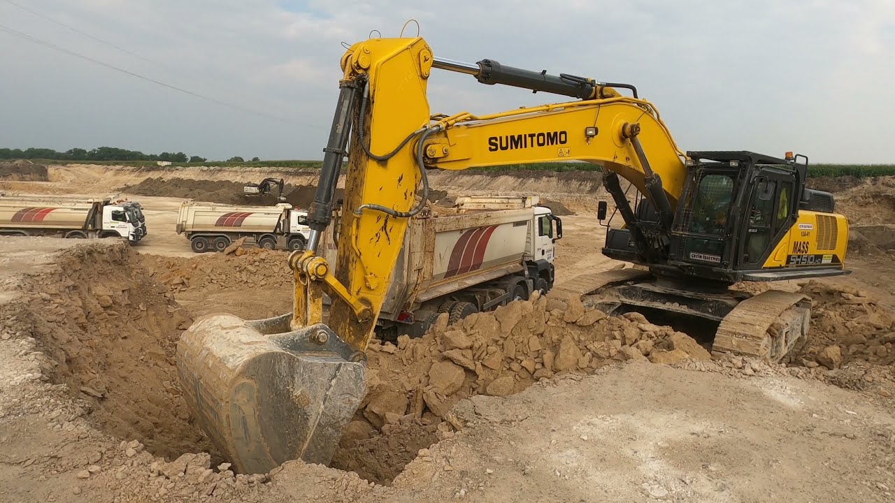 Sumıtomo Excavator truck  loading