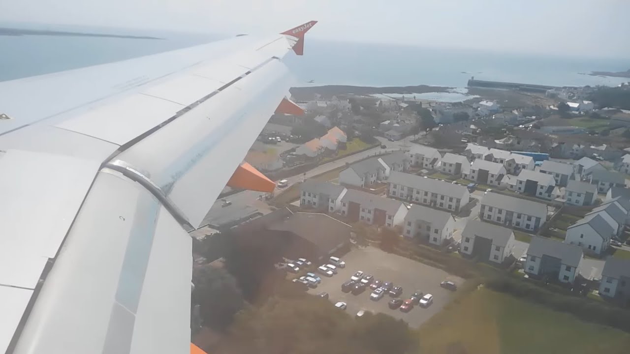 easyJet Airbus A319-111 Landing at Isle Of Man Airport Runway 08