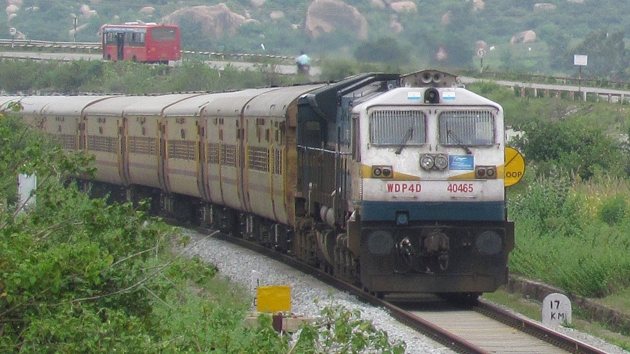 Sindhanur Passenger arrives at scenic Jabbalgudda Railway Station || Indian Railways