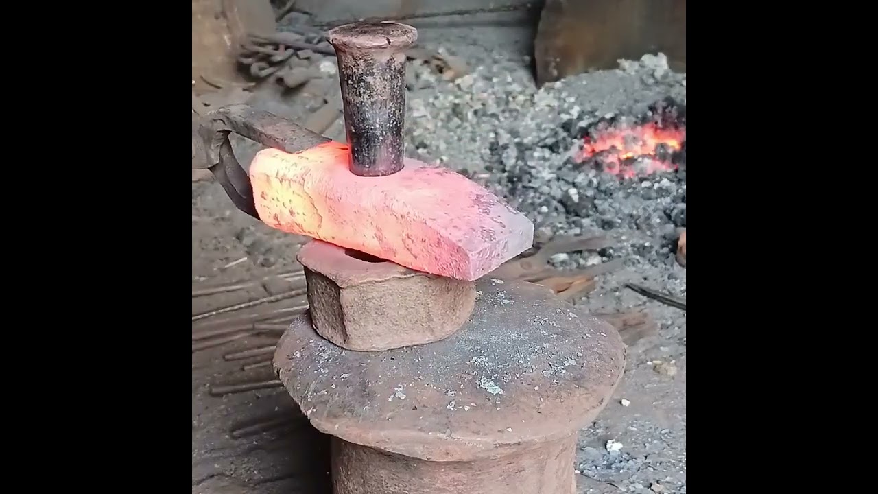 Turning Old Scrap Metal into a Powerful Hammer 🔨🔥 | Blacksmithing Transformation