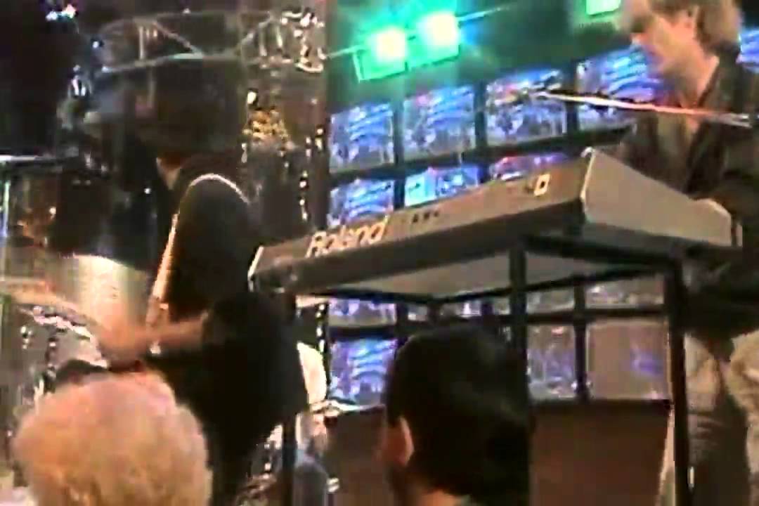 Saphir   --    Shot   In   The   Night   Video HQ