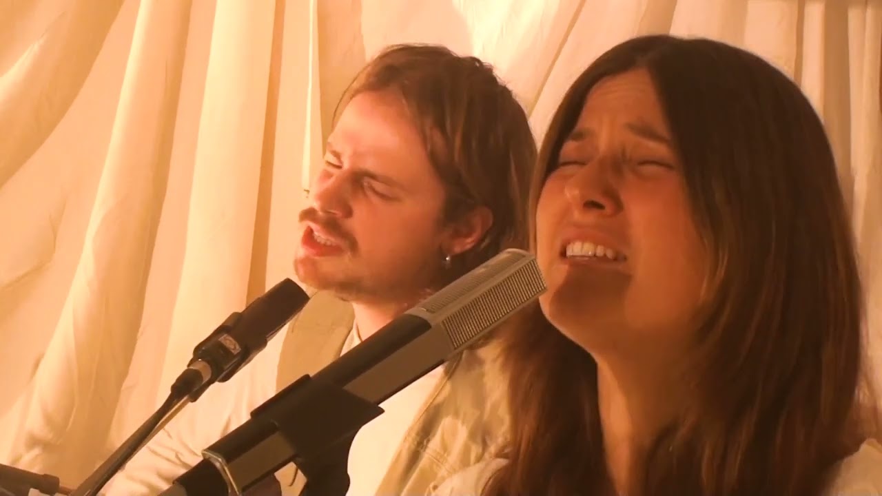 Sam De Nef & Camille Camille - Strangers (Live at the Mortselarij)