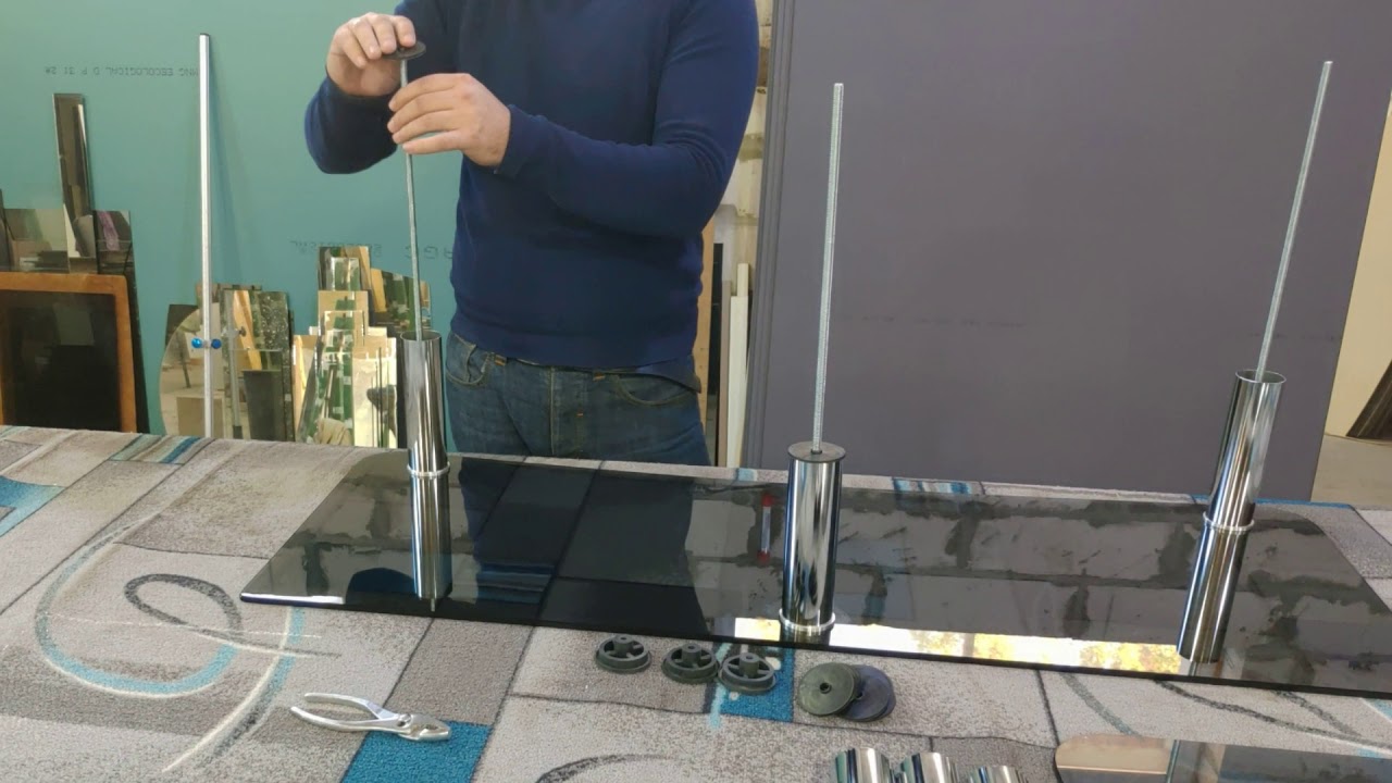 Как собрать стеклянную тумбу под телевизор