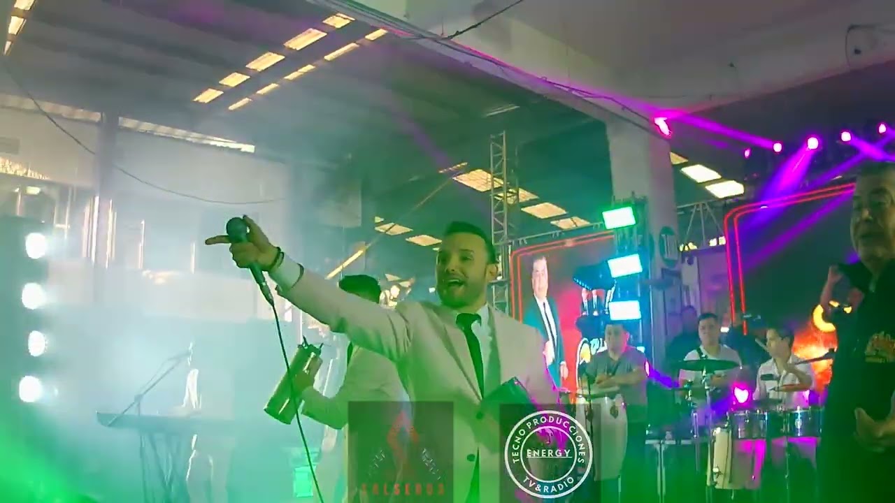 Vanidad - MIke Rodriguez Y EL Combo Loco