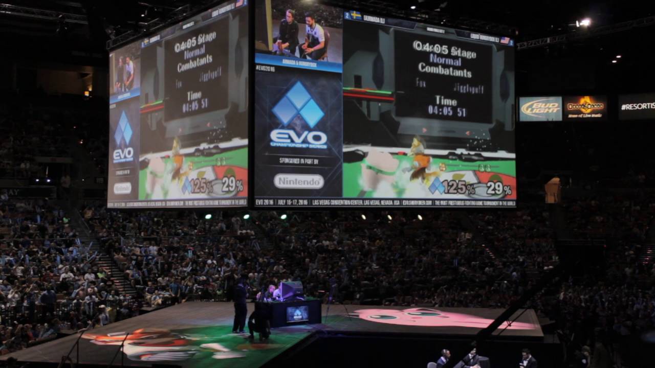 Crowd Reaction to Hungrybox winning Melee @ EVO 2016