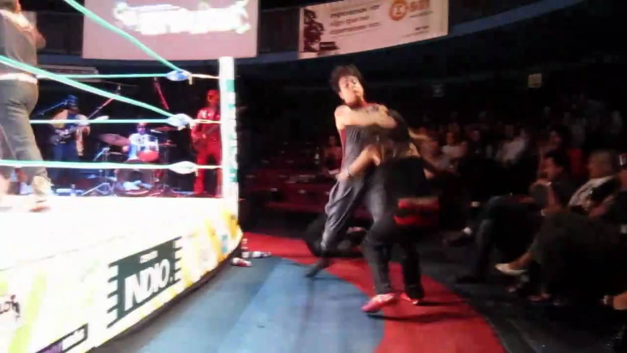 Trixi Quemadura en La Impro Lucha (Lucha Libre)