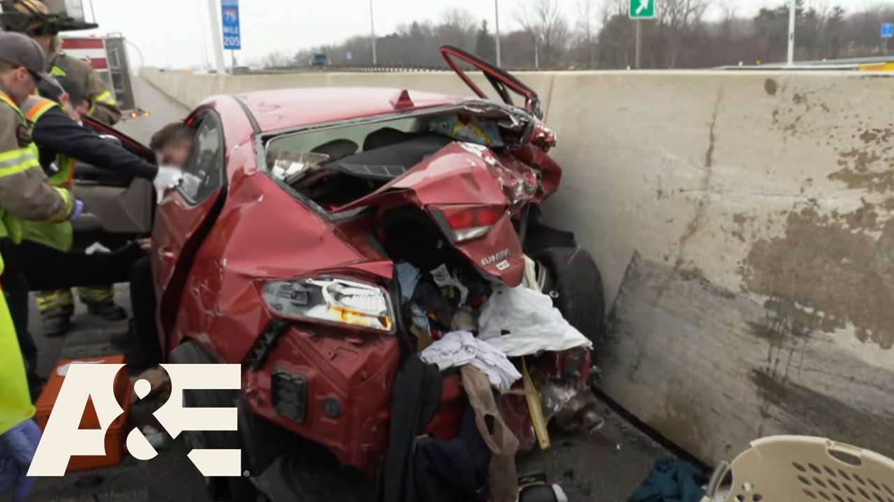 Cleaning up Debris After CRASH to Keep Traffic Flowing | Live Rescue | A&E