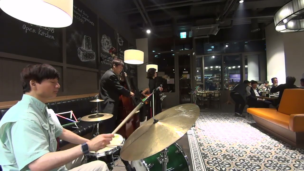 Somewhere over the Rainbow (The New Jazz Band)