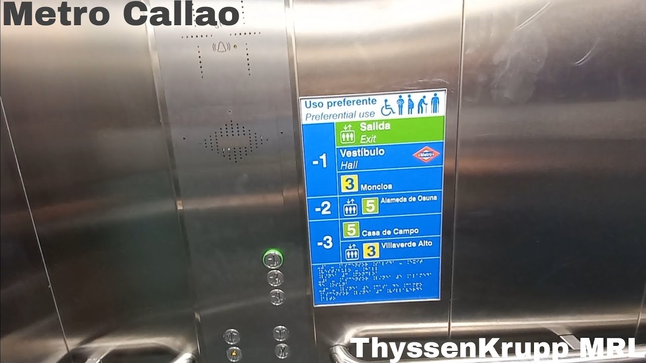 Ascensor ThyssenKrupp Latitude MRL en la estación de metro Callao, Madrid, España