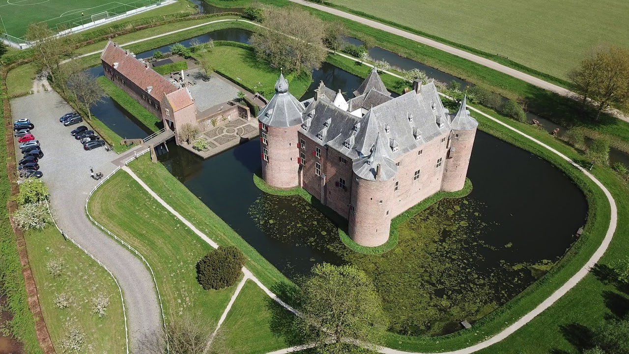 kasteel Ammersoyen van boven