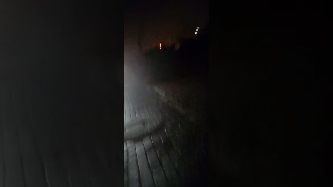 Lichtverh&auml;ltnisse am Schanzenweg /Schilfbreite zum abendlichen Erreichen des Bahnhofs SKET. 