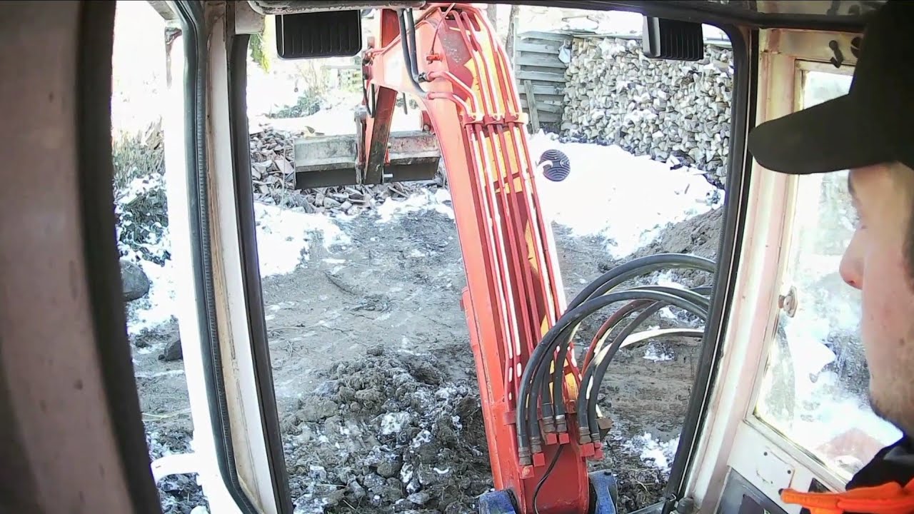 Création d'un accès en tuiles cassées avec minipelle 5t Kubota Kh 151