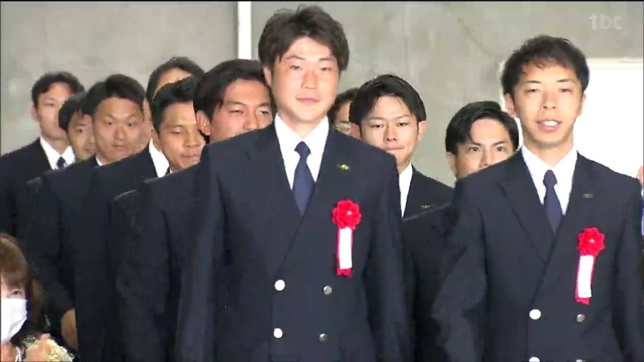 「同期との結束でここまで乗り越えてきた」航空大学校“未来のパイロット”27人卒業式　宮城・岩沼市