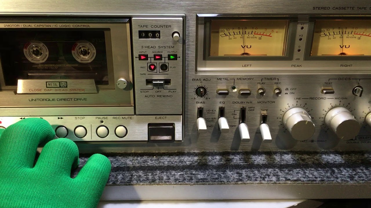 Кассетная дека Hitachi D 980M