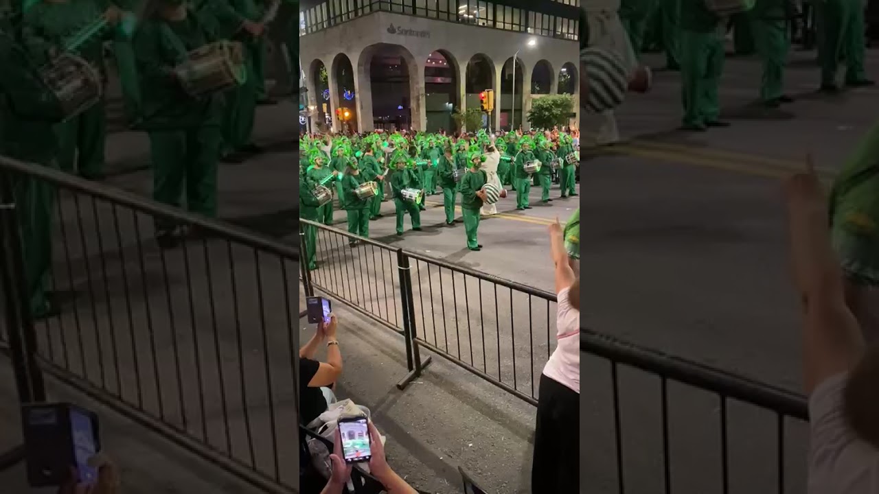 IMPERATRIZ 💚🤍 En el Desfile De escolas De Samba de MONTEVIDEO 🇳🇬