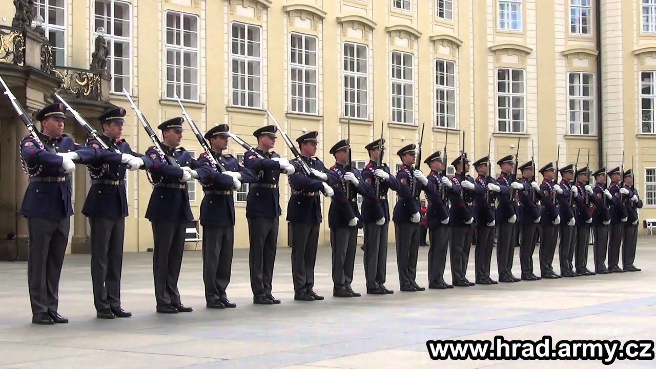 Přehlídkové vystoupení Hradní stráže na Pražském hradě 16.4.2014