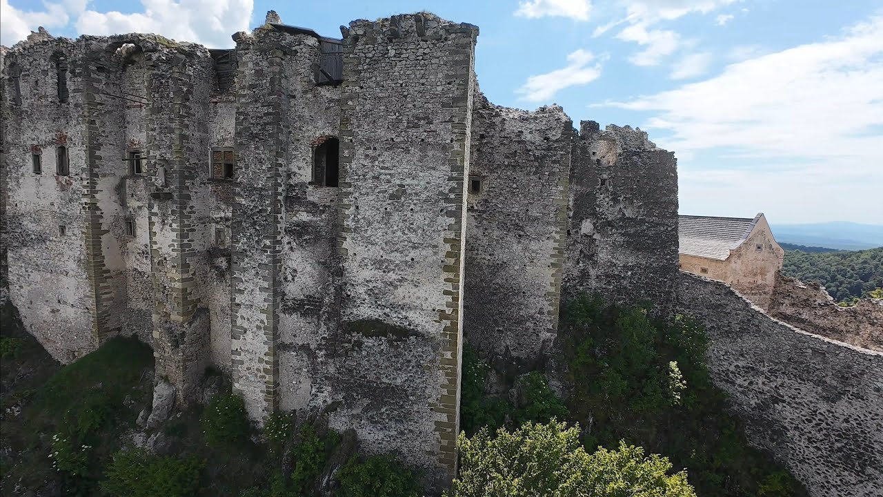 Hrad Uhrovec - 2025 ( Dji avata 2, galaxy s24 ultra )