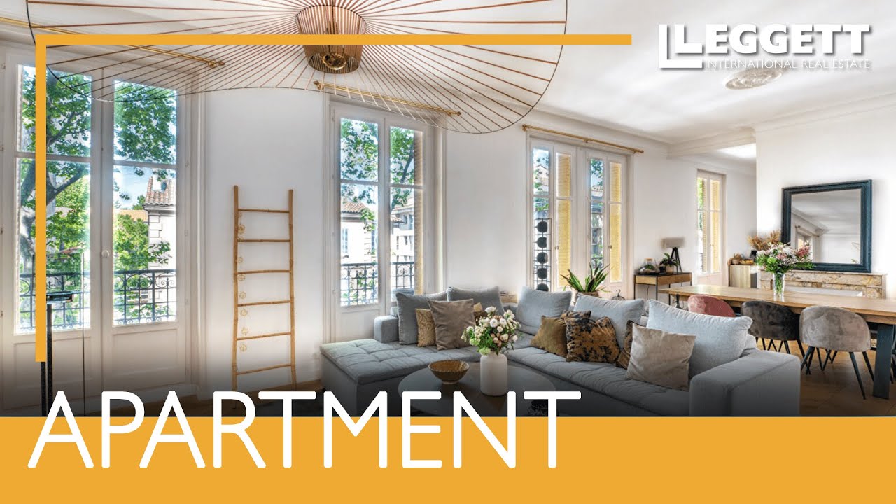 SOLD | Superb apartment with roof terrace, idealy located in Avignon intra-muros - Ref.A13952