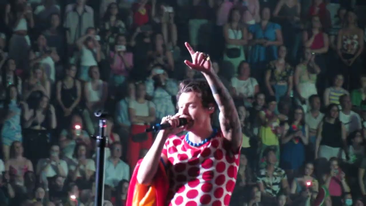 Lights Up - Harry Styles - 1/7/22 - Telenor Arena - Oslo, Norway