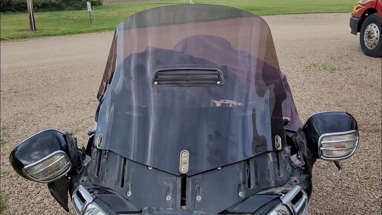 Замена лобового стекла на Honda Goldwing 2003 года #goldwing1800